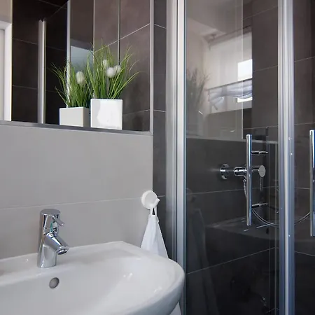 Komfortable Apartment-wohnung ゲストハウス 4*