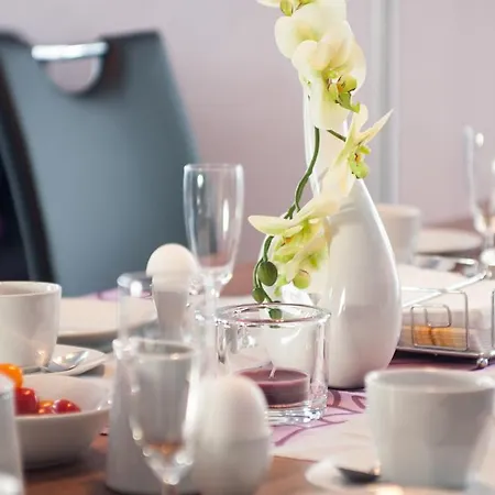 Komfortable Apartment-wohnung 招待所 4*